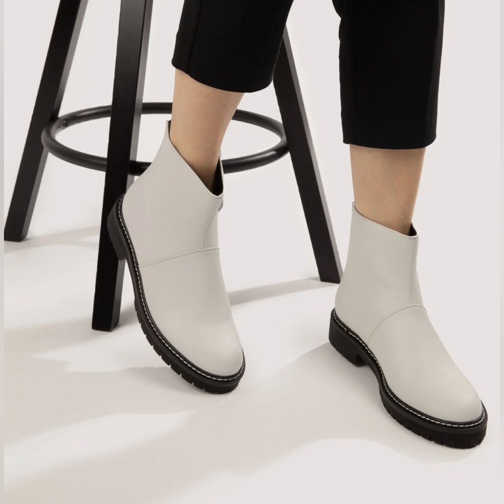 MATT & NATT - MIRRA WOMEN'S VEGAN COMBAT BOOTS - SIZE 37 EURO